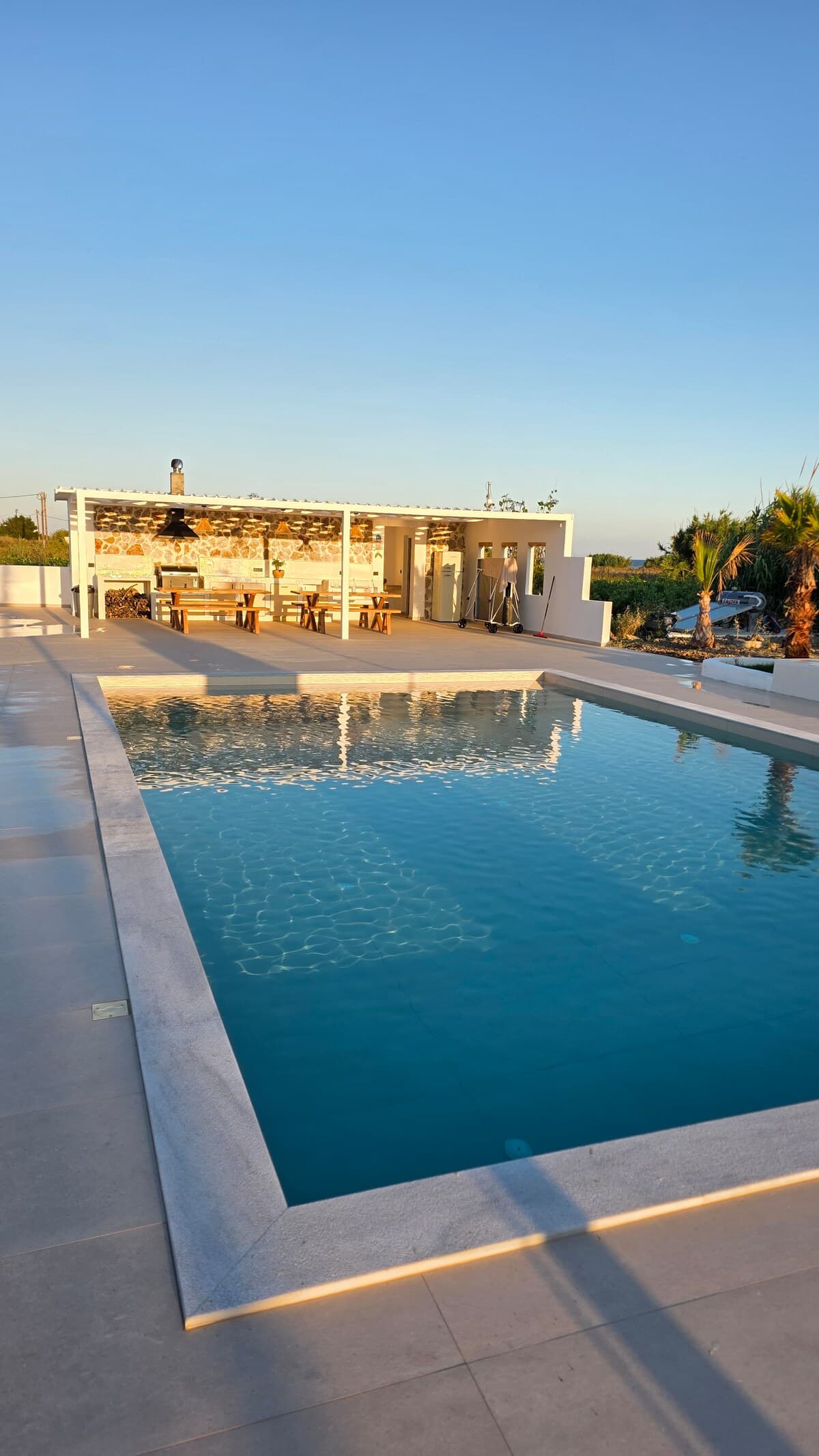 Lemoni — Garden & pool 4