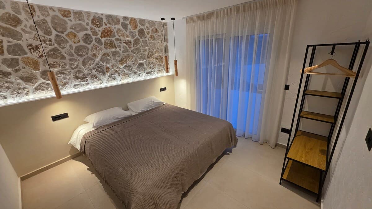 Lemoni — Bedrooms 6